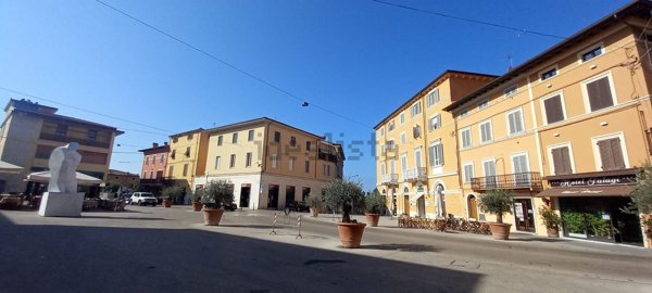 locale commerciale in affitto a Pietrasanta