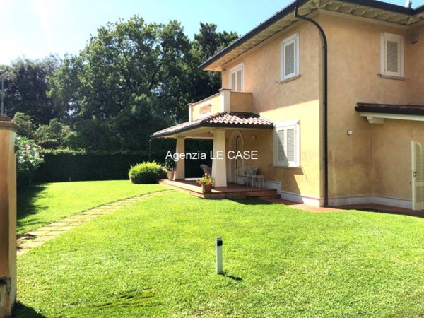 casa indipendente in affitto a Pietrasanta in zona Marina di Pietrasanta
