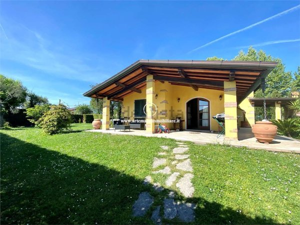 casa indipendente in affitto a Pietrasanta in zona Africa