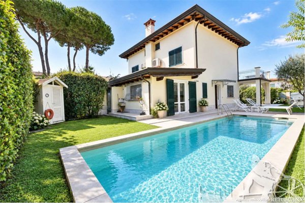casa indipendente in affitto a Pietrasanta in zona Vignone