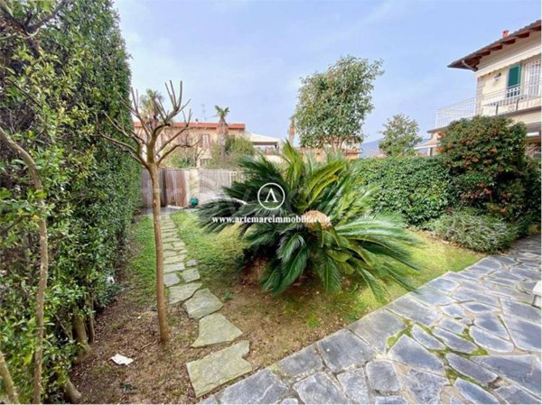 casa indipendente in affitto a Pietrasanta