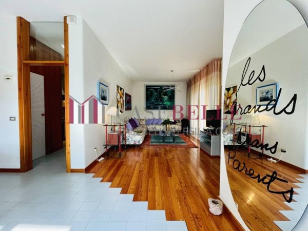 casa indipendente in affitto a Pietrasanta in zona Vignone