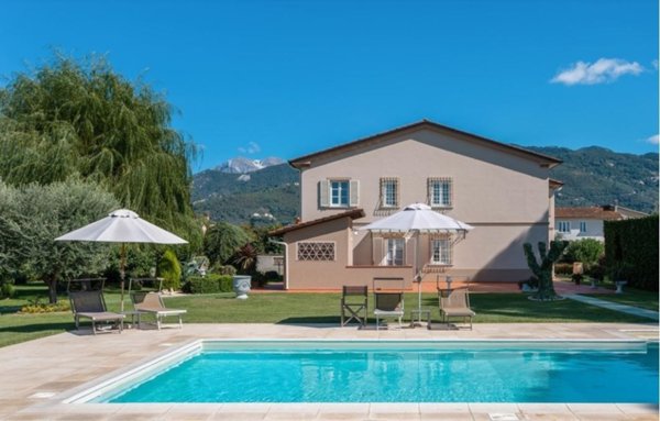 casa indipendente in affitto a Pietrasanta in zona Africa