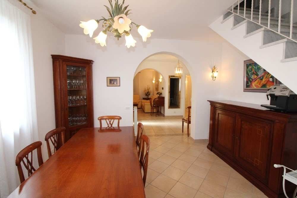 casa indipendente in affitto a Pietrasanta in zona Vignone