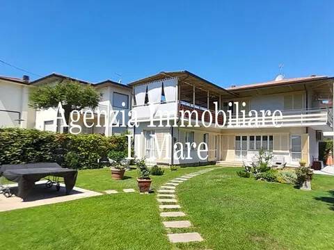 casa indipendente in affitto a Pietrasanta in zona Fiumetto