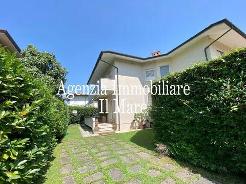 casa indipendente in affitto a Pietrasanta in zona Fiumetto