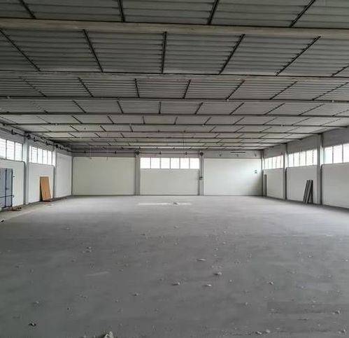 locale commerciale in affitto a Porcari
