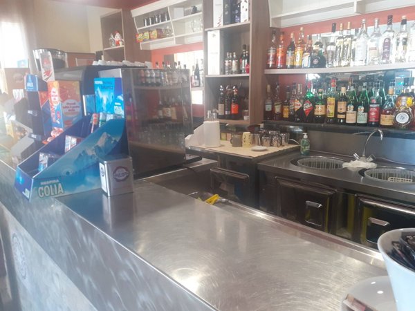 negozio in affitto a Porcari in zona Padule
