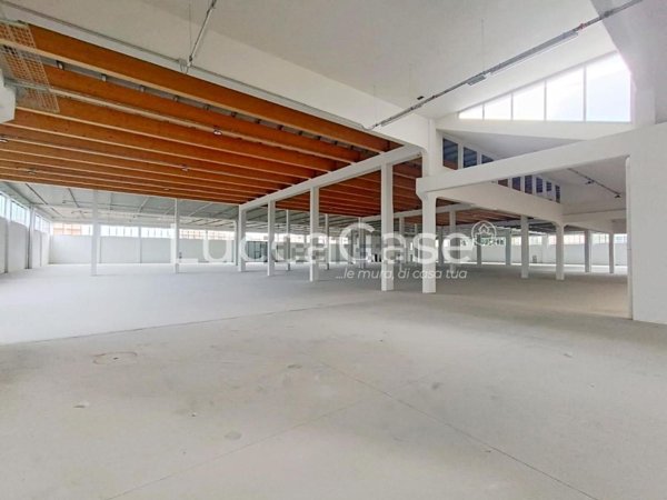 locale di sgombero in affitto a Porcari