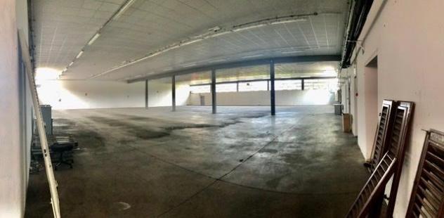 locale commerciale in affitto a Porcari