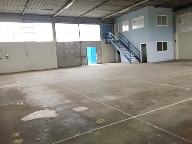 locale commerciale in affitto a Porcari