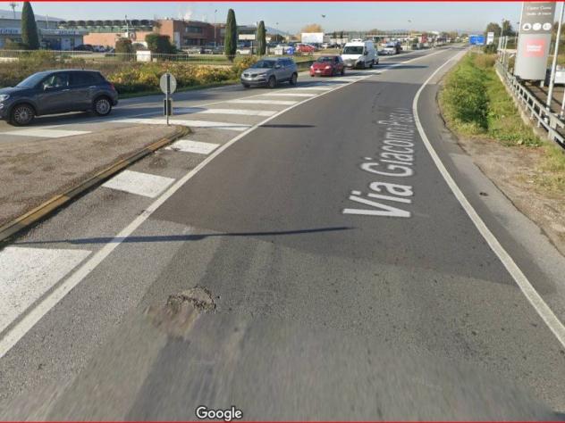 locale commerciale in affitto a Porcari