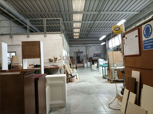 capannone in affitto a Porcari