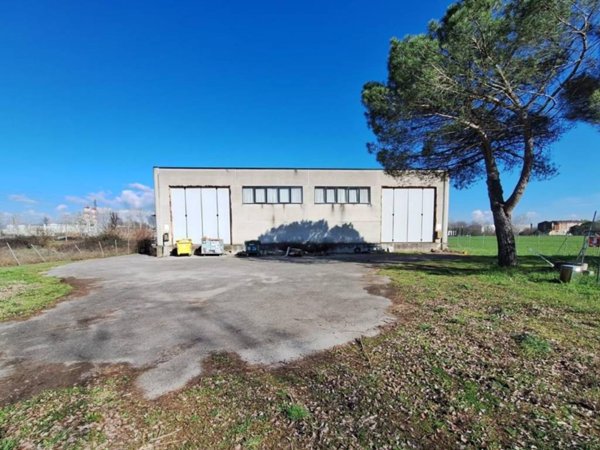 capannone in affitto a Porcari