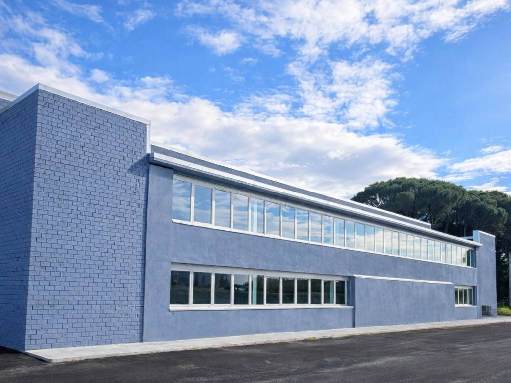 locale commerciale in affitto a Porcari