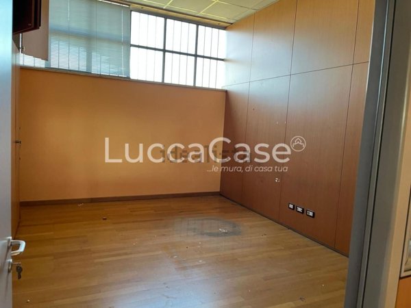 esavano in affitto a Porcari