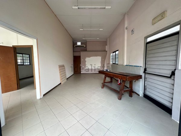 locale commerciale in affitto a Porcari in zona Rughi