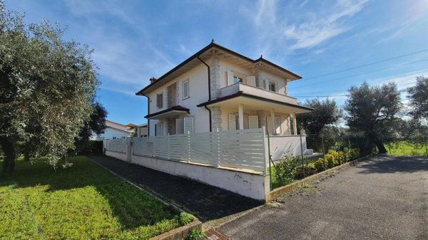 casa indipendente in affitto a Seravezza in zona Querceta