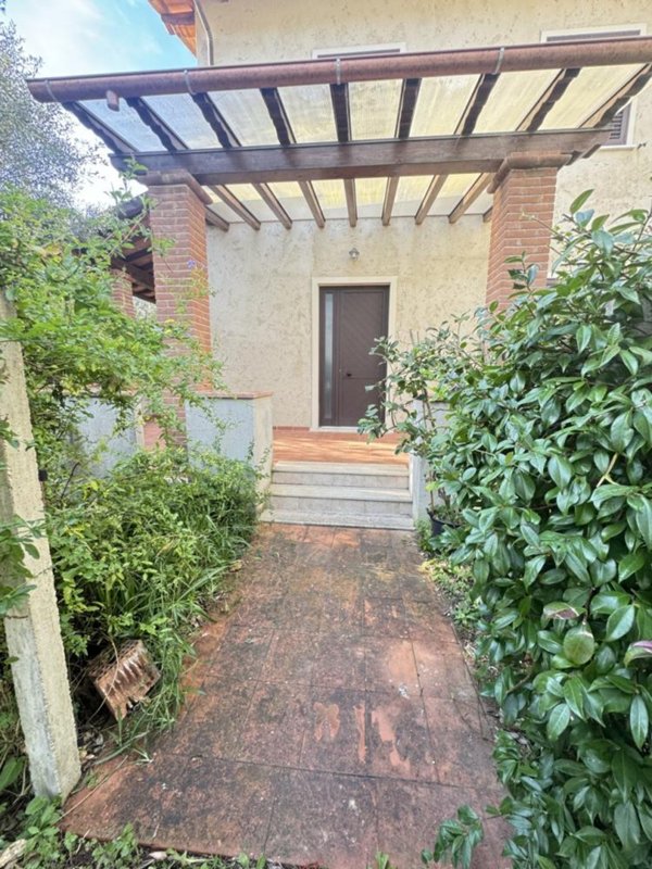 casa indipendente in affitto a Seravezza in zona Pozzi