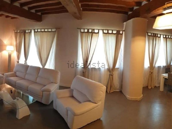 casa indipendente in affitto a Seravezza