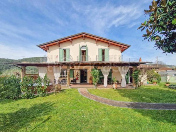 casa indipendente in affitto a Seravezza