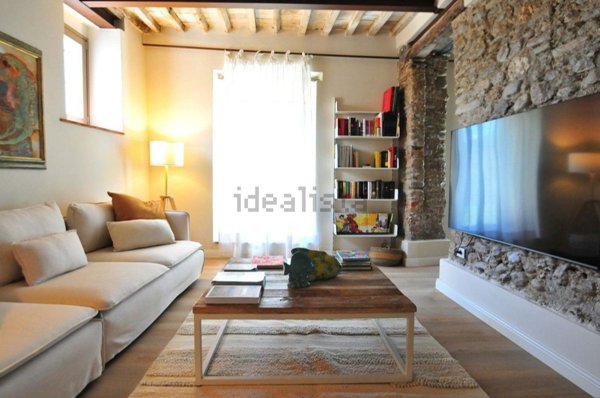 casa indipendente in affitto a Seravezza