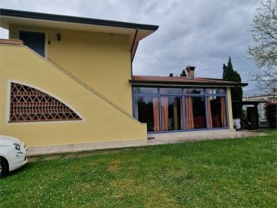 casa indipendente in affitto a Seravezza in zona Querceta