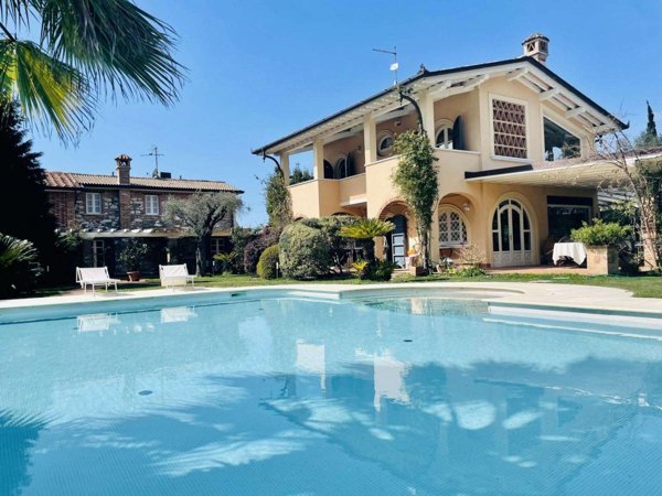 casa indipendente in affitto a Seravezza