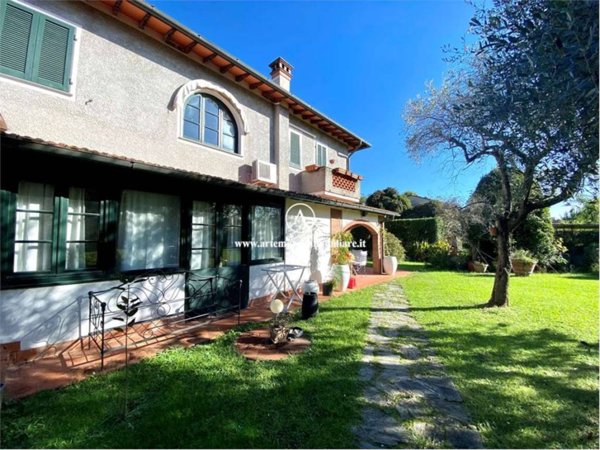 casa indipendente in affitto a Seravezza in zona Querceta