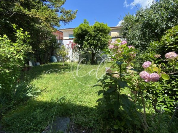 appartamento in affitto a Seravezza in zona Ripa