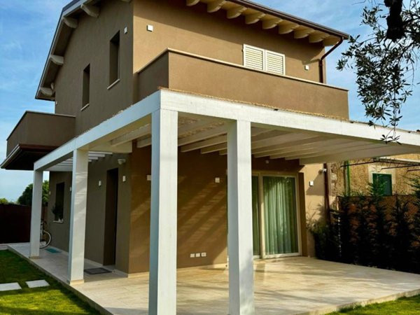 casa indipendente in affitto a Seravezza in zona Pozzi
