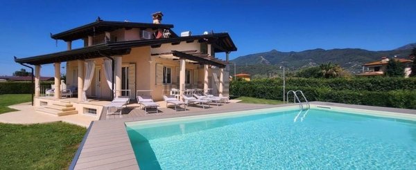 casa indipendente in affitto a Seravezza in zona Querceta