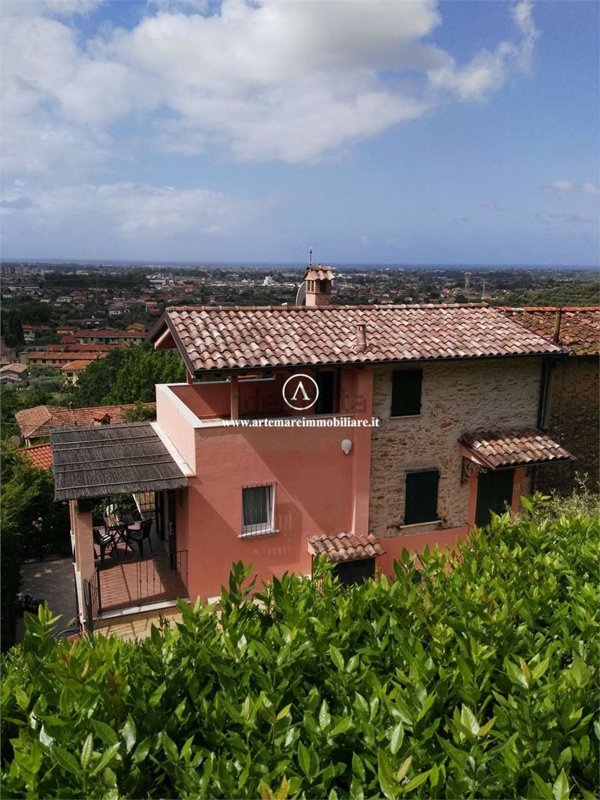 casa indipendente in affitto a Seravezza