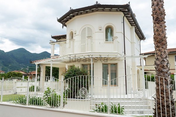 casa indipendente in affitto a Seravezza in zona Querceta