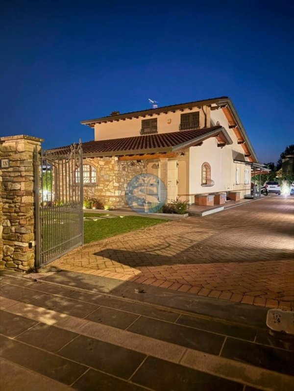 casa indipendente in affitto a Seravezza