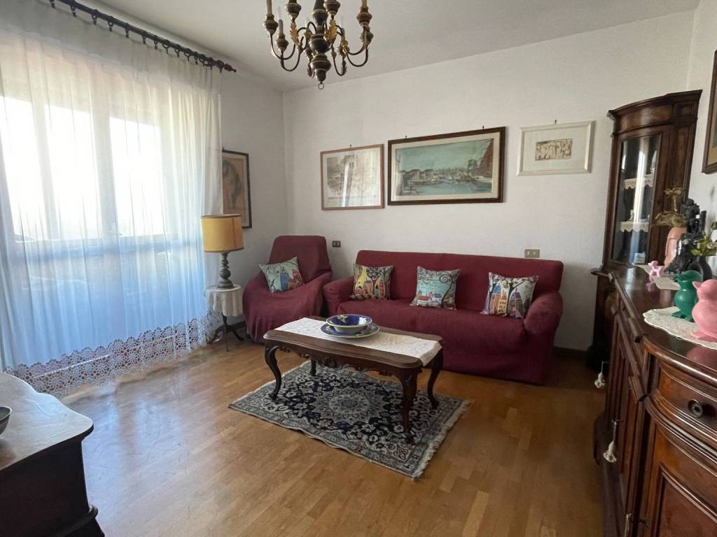 appartamento in affitto a Viareggio in zona Marco Polo