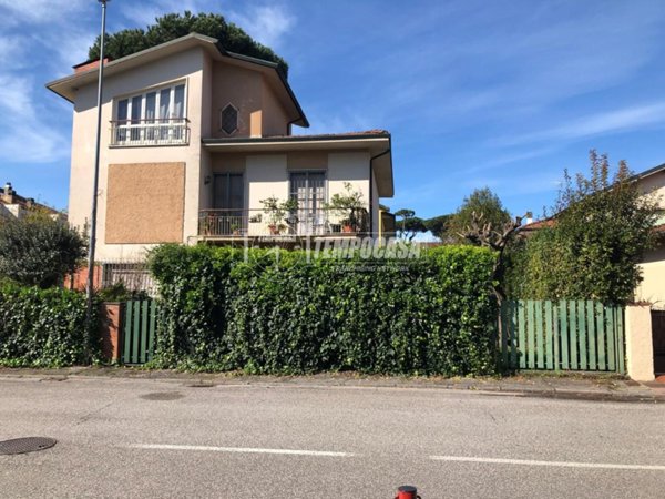 appartamento in affitto a Viareggio in zona Centro Storico
