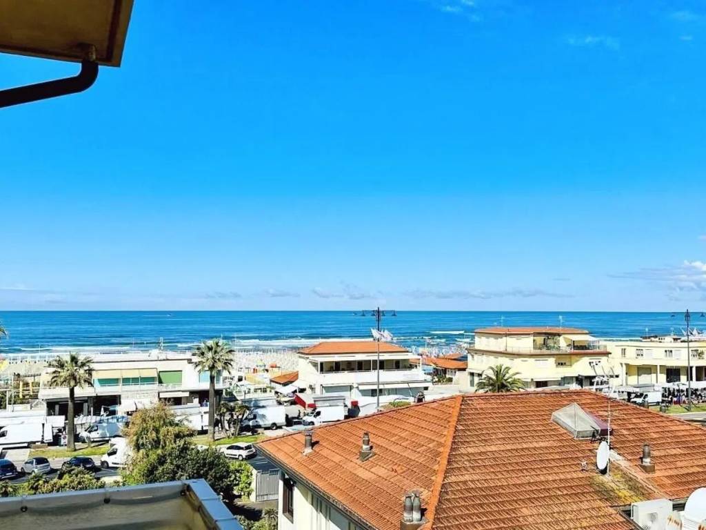 appartamento in affitto a Viareggio