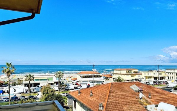appartamento in affitto a Viareggio