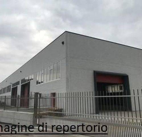 locale commerciale in affitto a Viareggio in zona Marco Polo