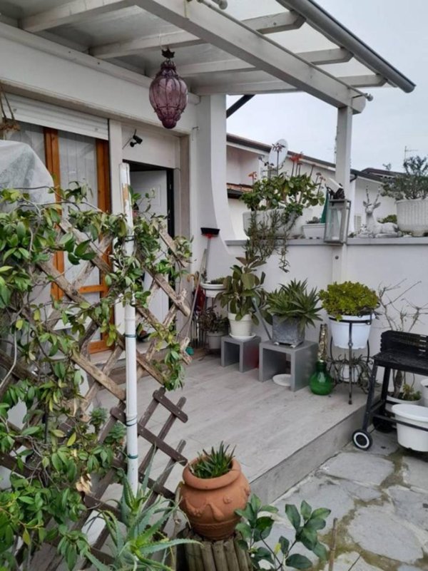 casa indipendente in affitto a Viareggio in zona Torre del Lago