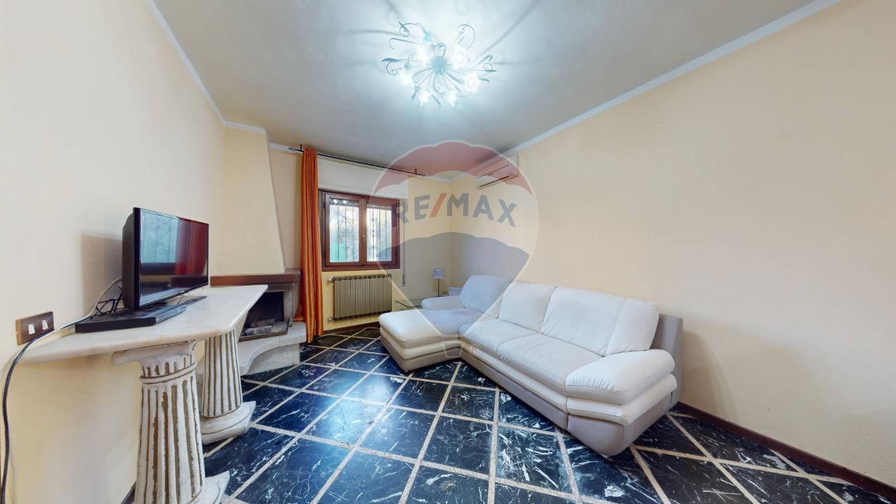 casa indipendente in affitto a Viareggio in zona Torre del Lago
