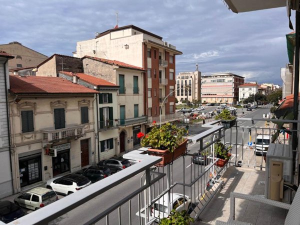 appartamento in affitto a Viareggio