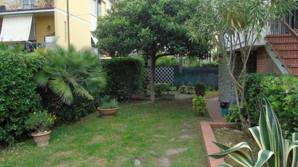 casa indipendente in affitto a Viareggio in zona Campo d'Aviazione