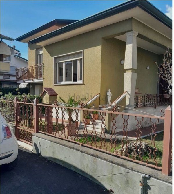 casa indipendente in affitto a Viareggio