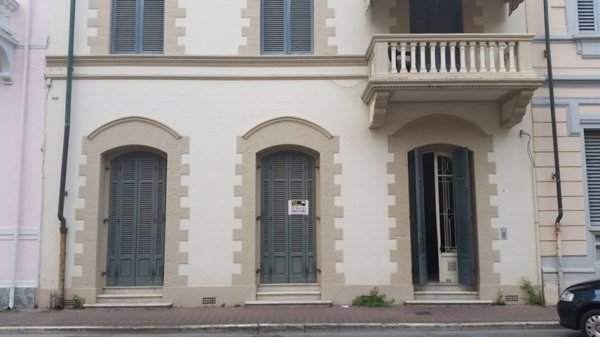 appartamento in affitto a Viareggio