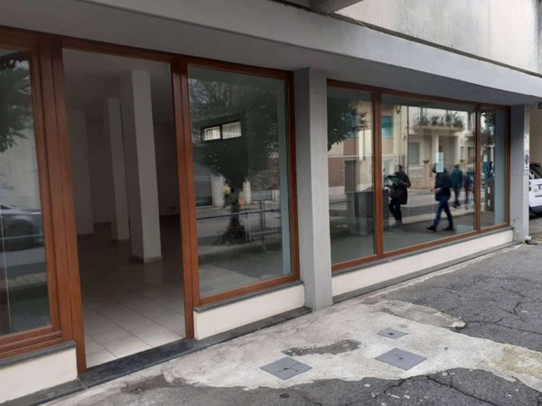 negozio in affitto a Viareggio