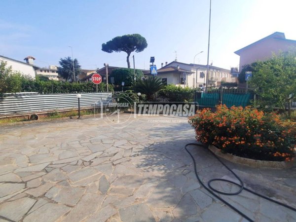 appartamento in affitto a Viareggio in zona Campo d'Aviazione