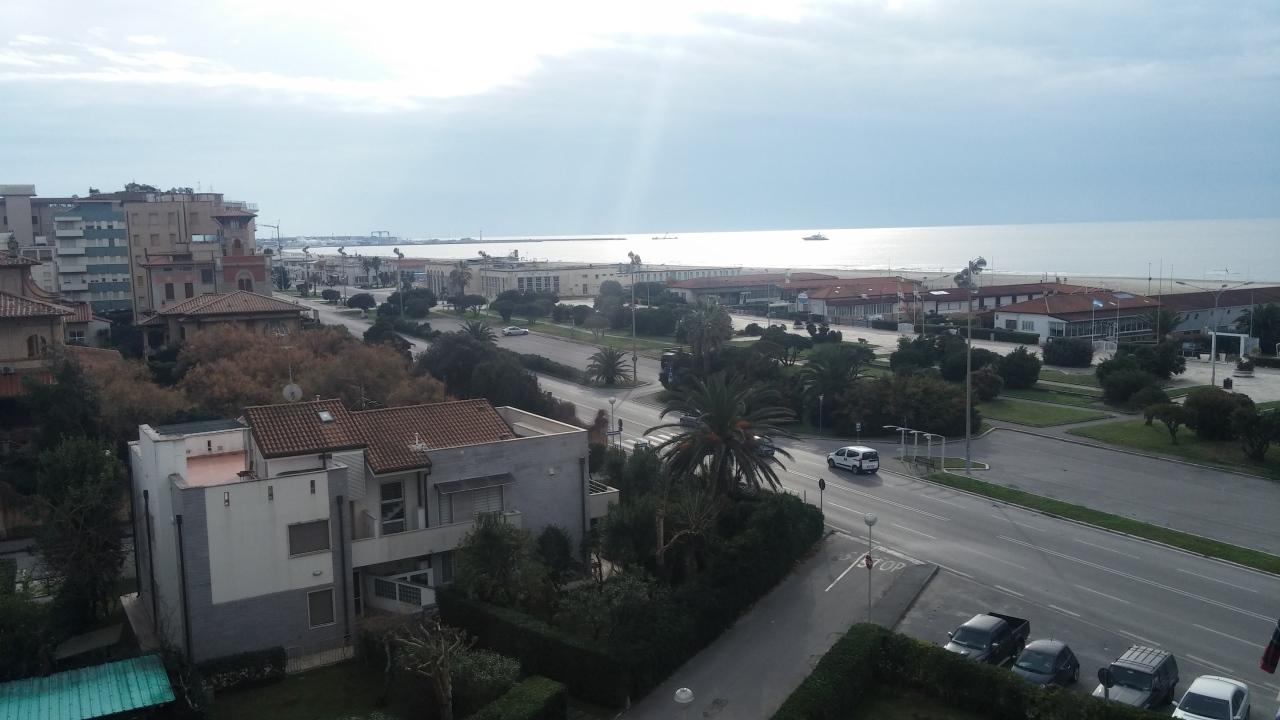 esavano in affitto a Viareggio