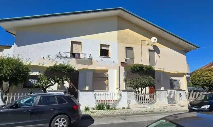 casa indipendente in affitto a Viareggio in zona Migliarina